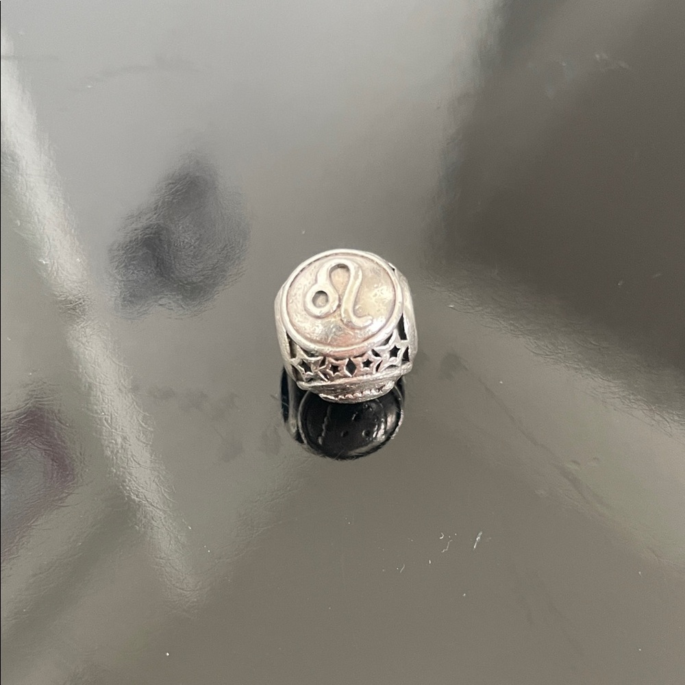 Pandora Leo Zodiac Charm – Sterling Silver